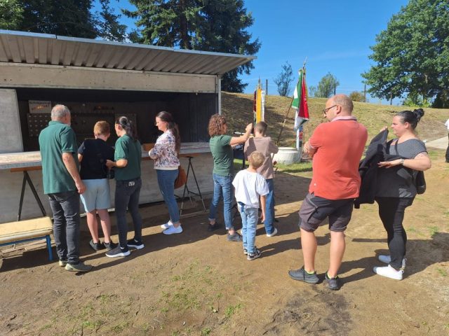 An der Schießbude konnten Luft- und Lichtgewehr ausprobiert werden An der Schießbude konnten Luft- und Lichtgewehr ausprobiert werden