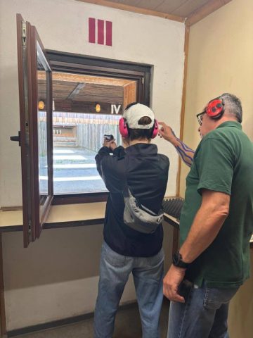 ... aber jeder kam dran und wurde kompetent betreut. ... aber jeder kam dran und wurde kompetent betreut.