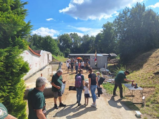 Blick über das Gelände. Ganz links: Schießanlagen mit Grundstrukturen des Anbaus. Blick über das Gelände. Ganz links: Schießanlagen mit Grundstrukturen des Anbaus.