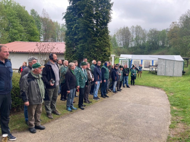 Eröffnung mit Blick auf Festzelt und "Schießbude"