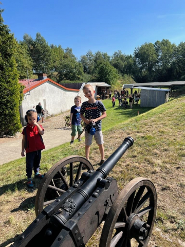 Pünktlich zur Mittagsstunde böllerte die Kanone (Foto: Andreas Dinger) Pünktlich zur Mittagsstunde böllerte die Kanone (Foto: Andreas Dinger)