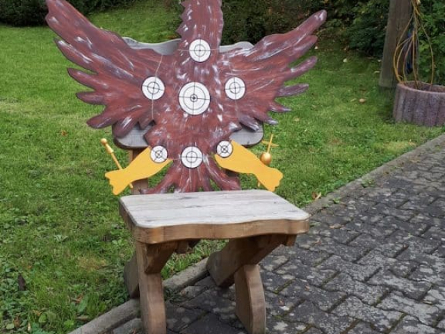 Königsschießen 2023: Der preußische Adler - hier noch unversehrt. (Foto: Reiner Fleckenstein)